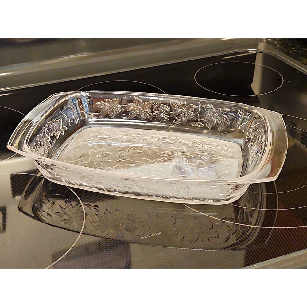 Vintage Princess House Fantasia Glass Casserole Baking Dish Poinsettia 13.5x8.5
